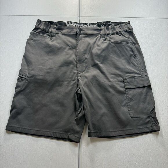 Wrangler Cargo‎ Shorts Men’s 38 Gray Stretch Athletic Work Pocket Nylon Outdoor - Picture 1 of 7